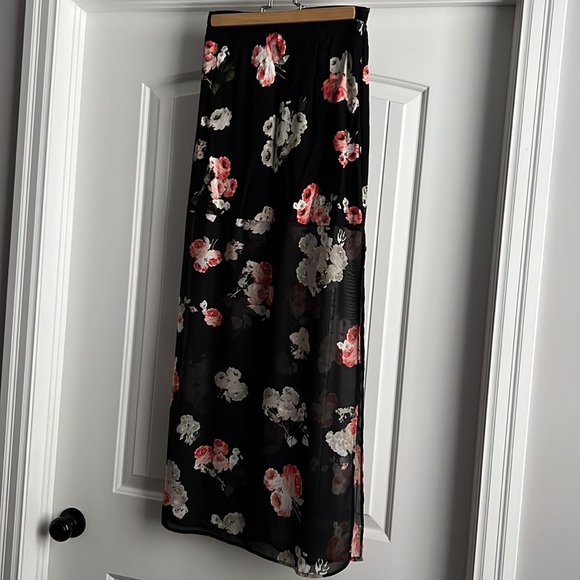 MINKPINK Coordinating Set - Picture 2 of 4